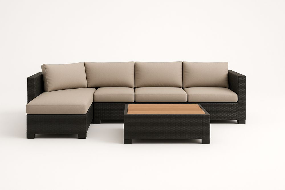 Salon de jardin d'angle en résine tressée noire avec coussins beige et plateau de table en bois